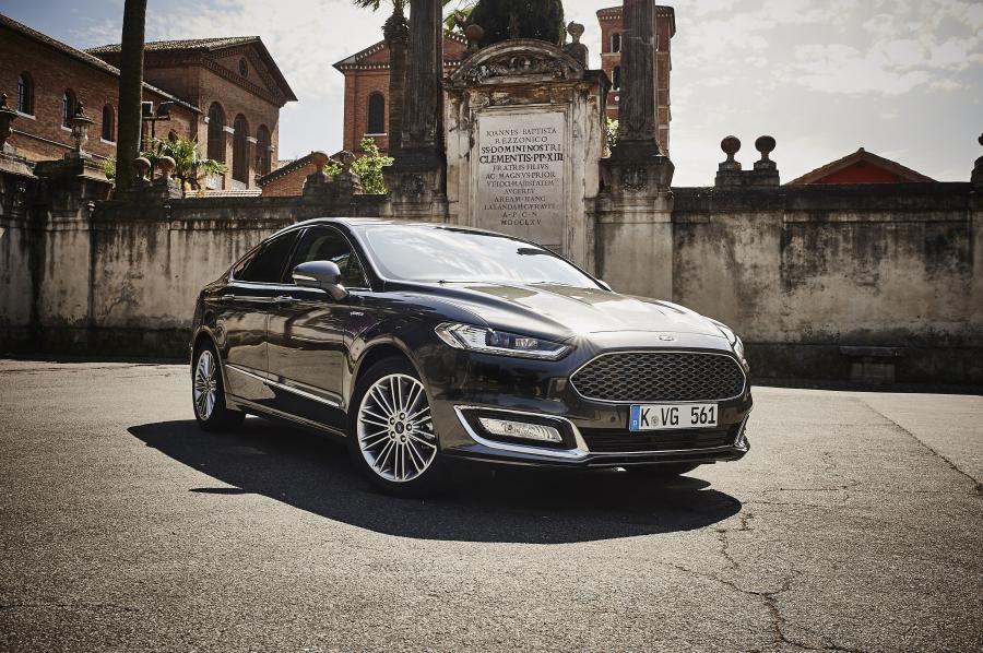  Ford Vignale Mondeo Sedan 2015 года  (фото 16 из 16)